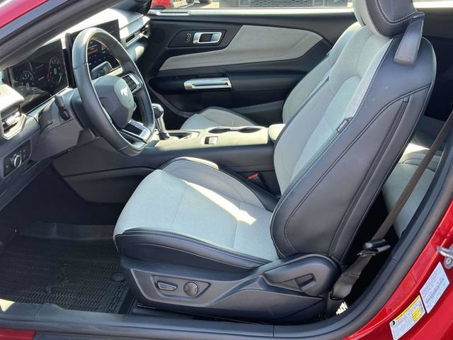 Used 2024 Ford Mustang Convertible RWD image 13