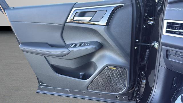 New 2026 Mitsubishi Outlander SE FWD image 11