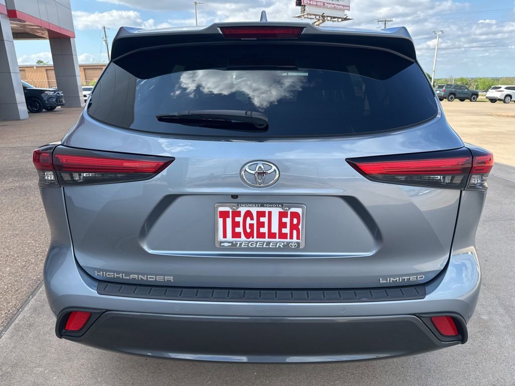 Used 2023 Toyota Highlander Limited image 6