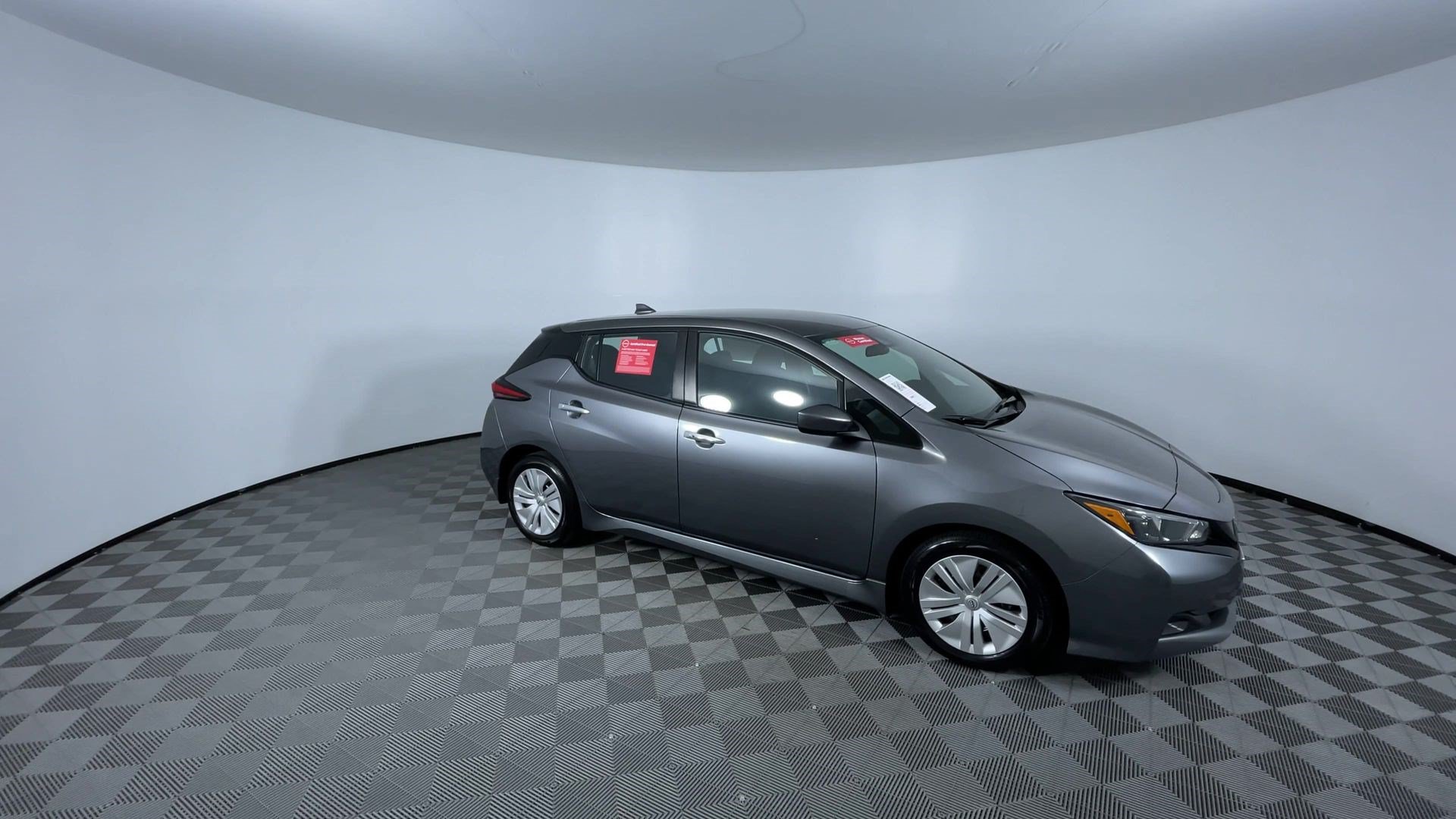 Certified 2025 Nissan Leaf S FWD image 2