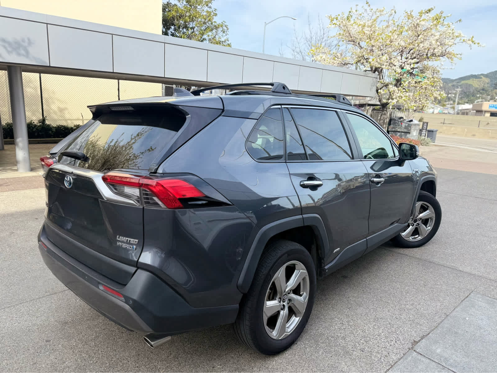 Used 2019 Toyota RAV4 Limited image 5
