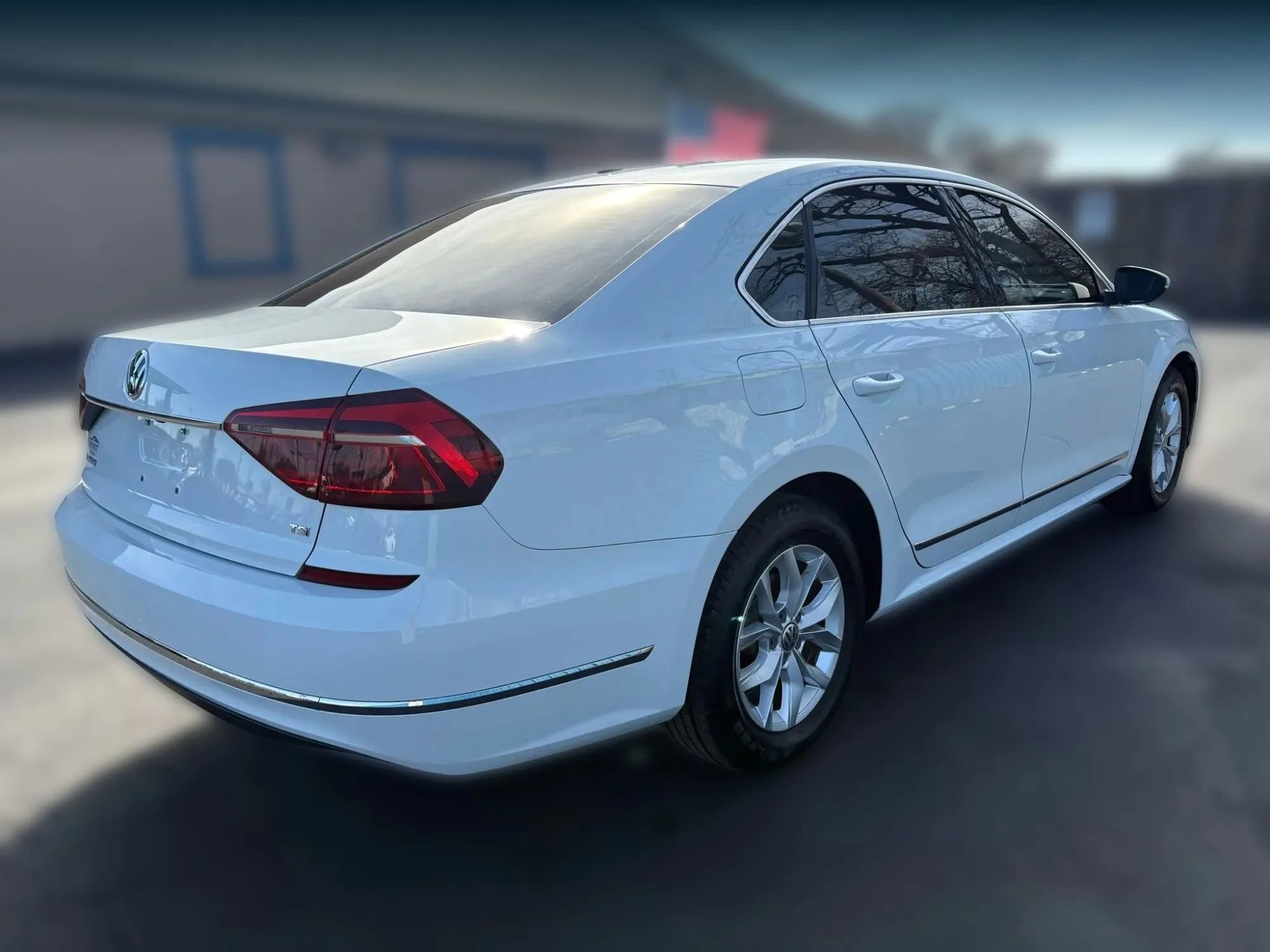 Used 2017 Volkswagen Passat 1.8T S image 7