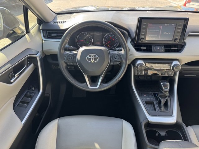 Used 2020 Toyota RAV4 XLE Premium image 14