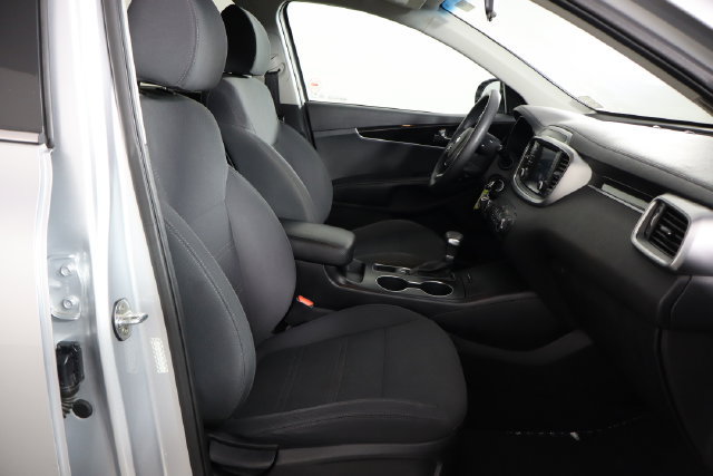 Used 2020 Kia Sorento LX AWD/4WD image 13