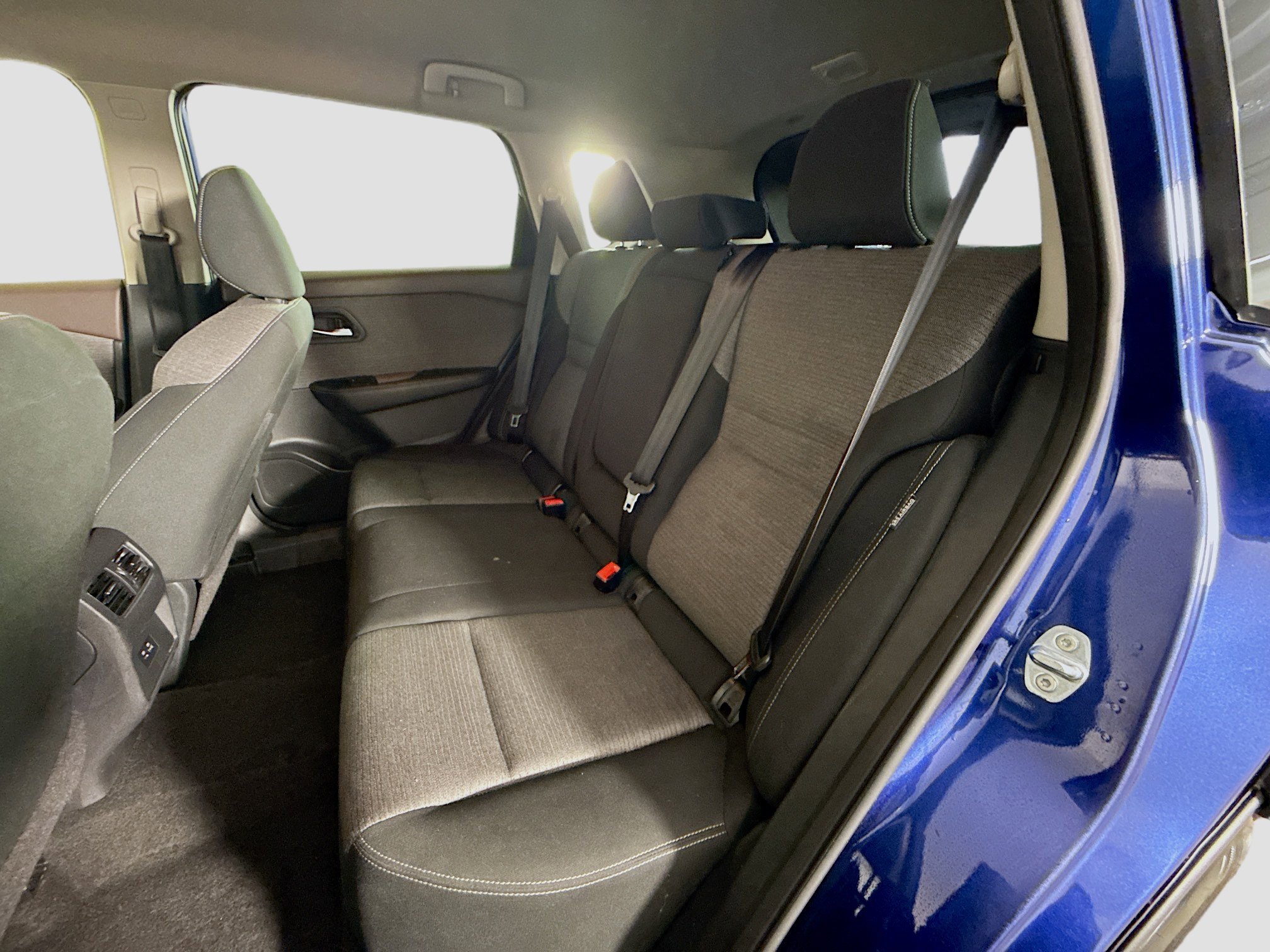 Used 2023 Nissan Rogue SV image 25