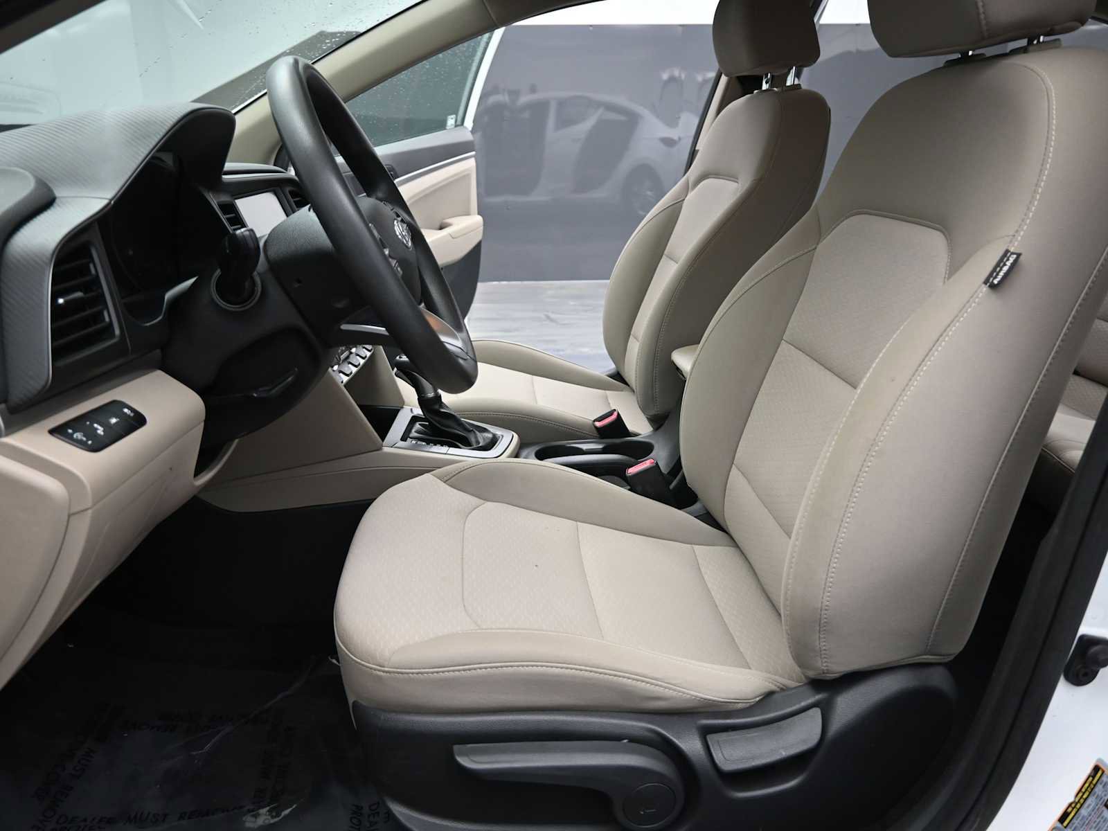 Used 2020 Hyundai Elantra SEL image 15