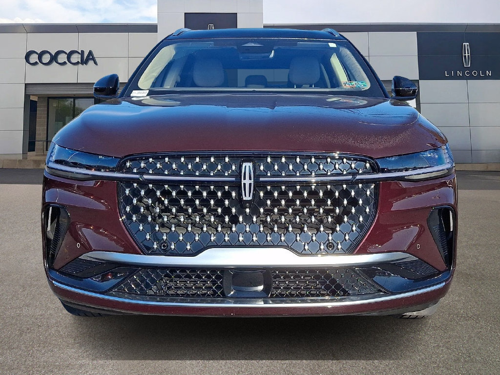 Certified 2025 Lincoln Nautilus Reserve AWD/4WD image 2