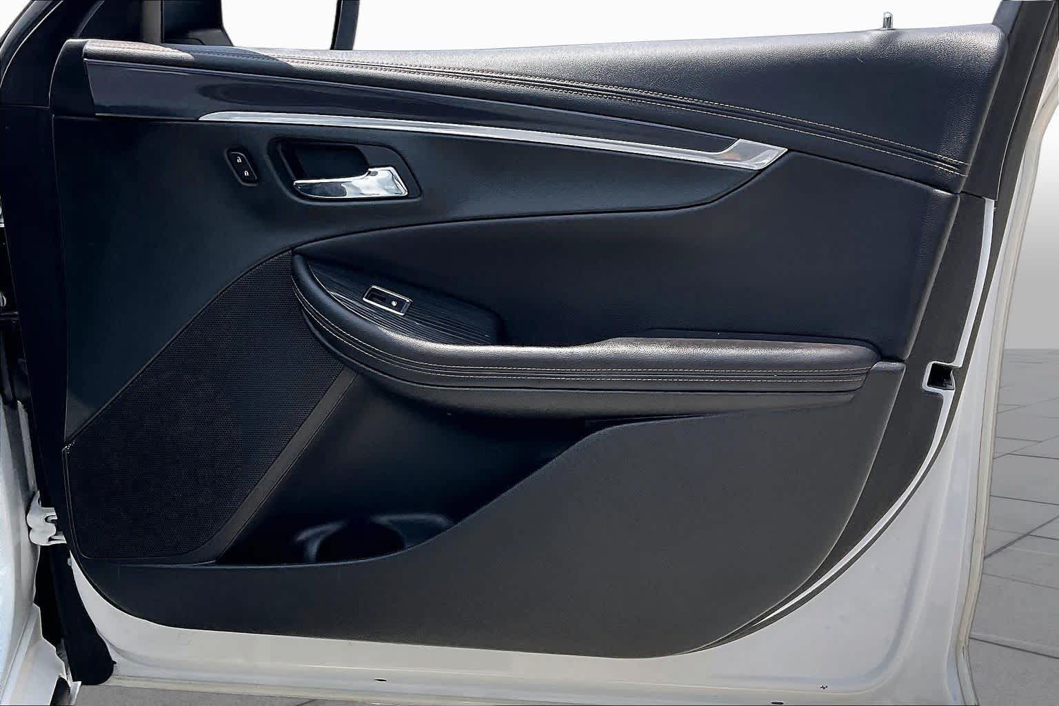 Used 2018 Chevrolet Impala LT FWD image 22