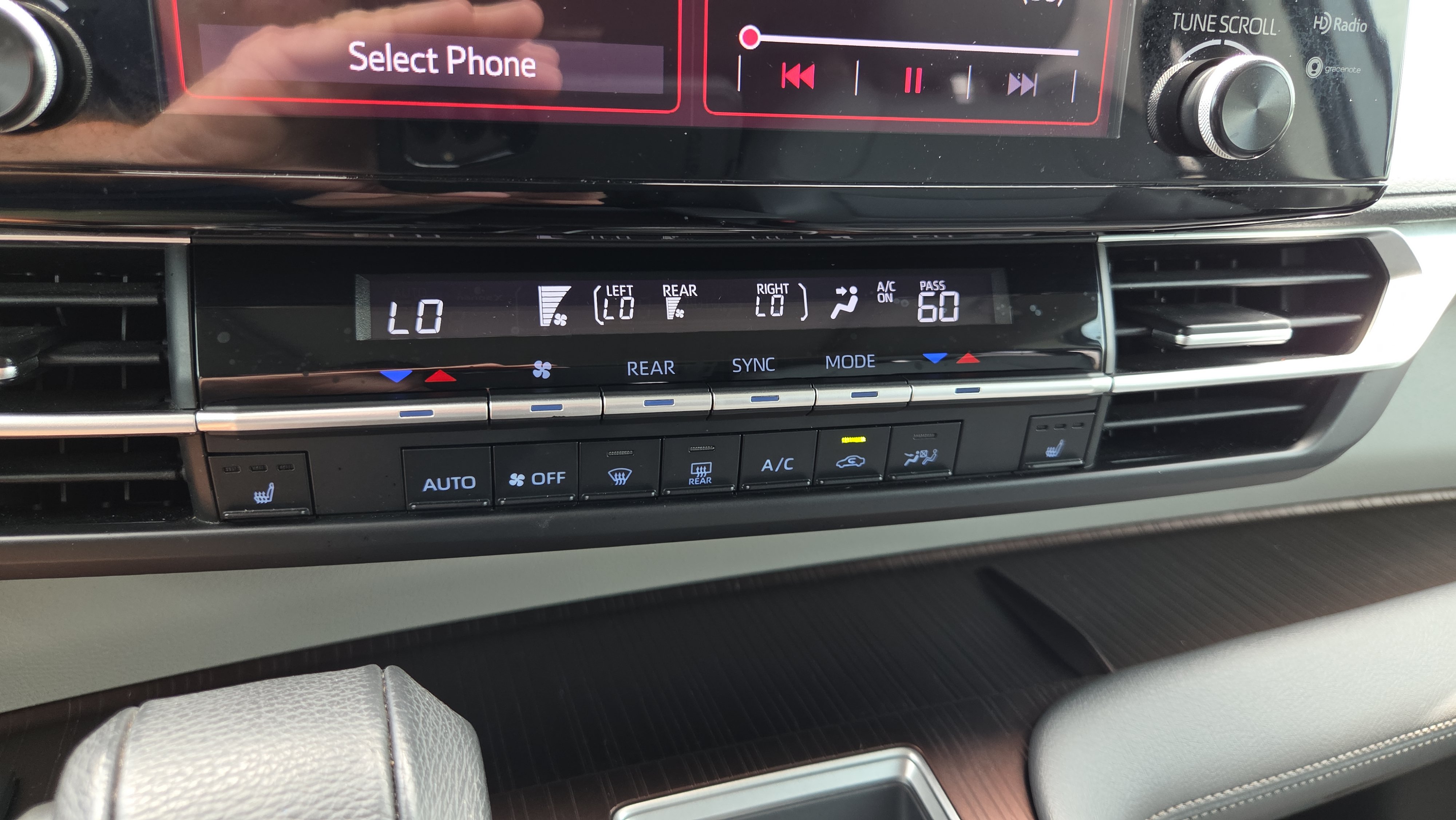 Certified 2021 Toyota Sienna XLE FWD image 22