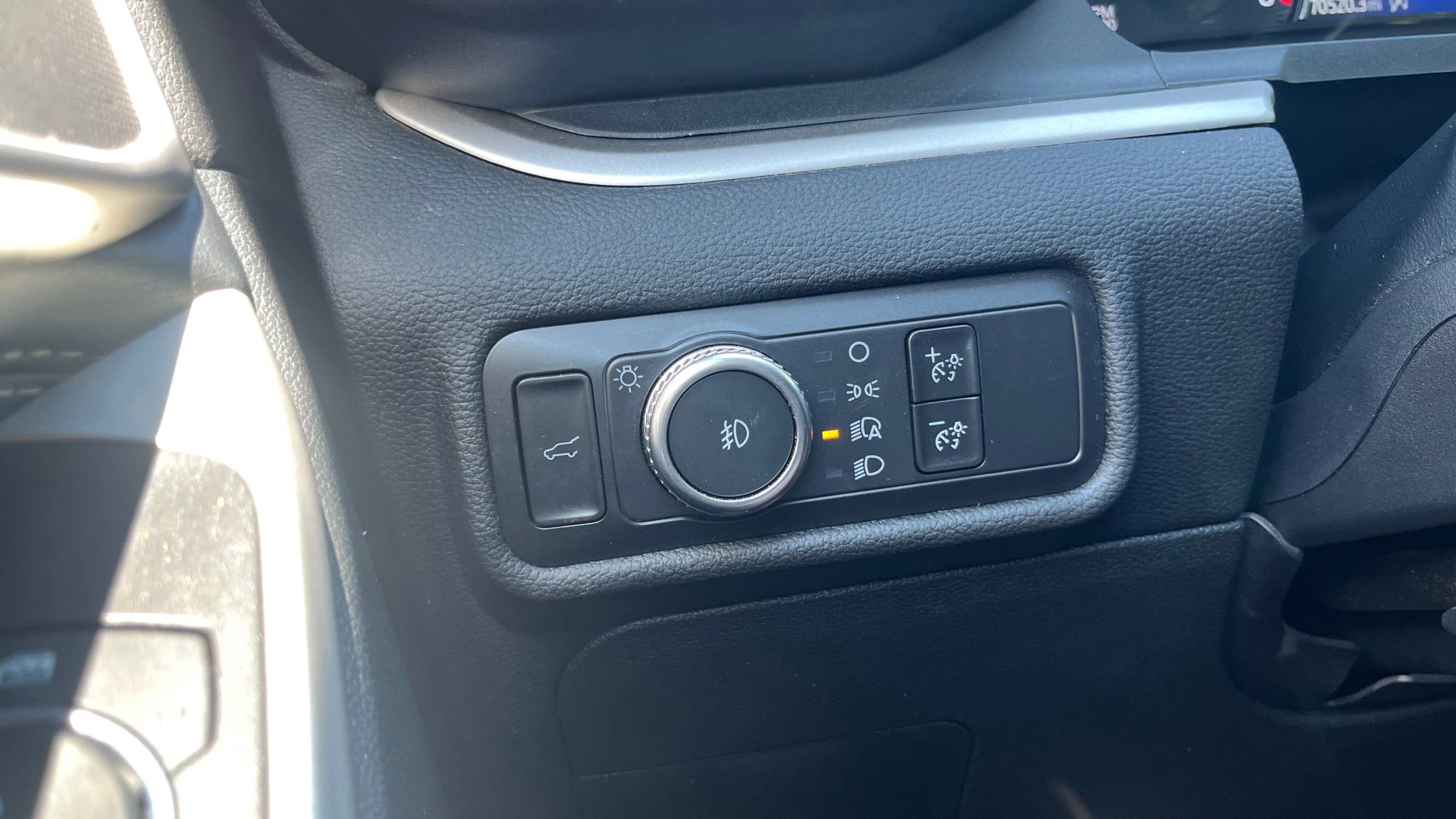 Used 2021 Ford Explorer XLT w/ Equipment Group 202A image 21