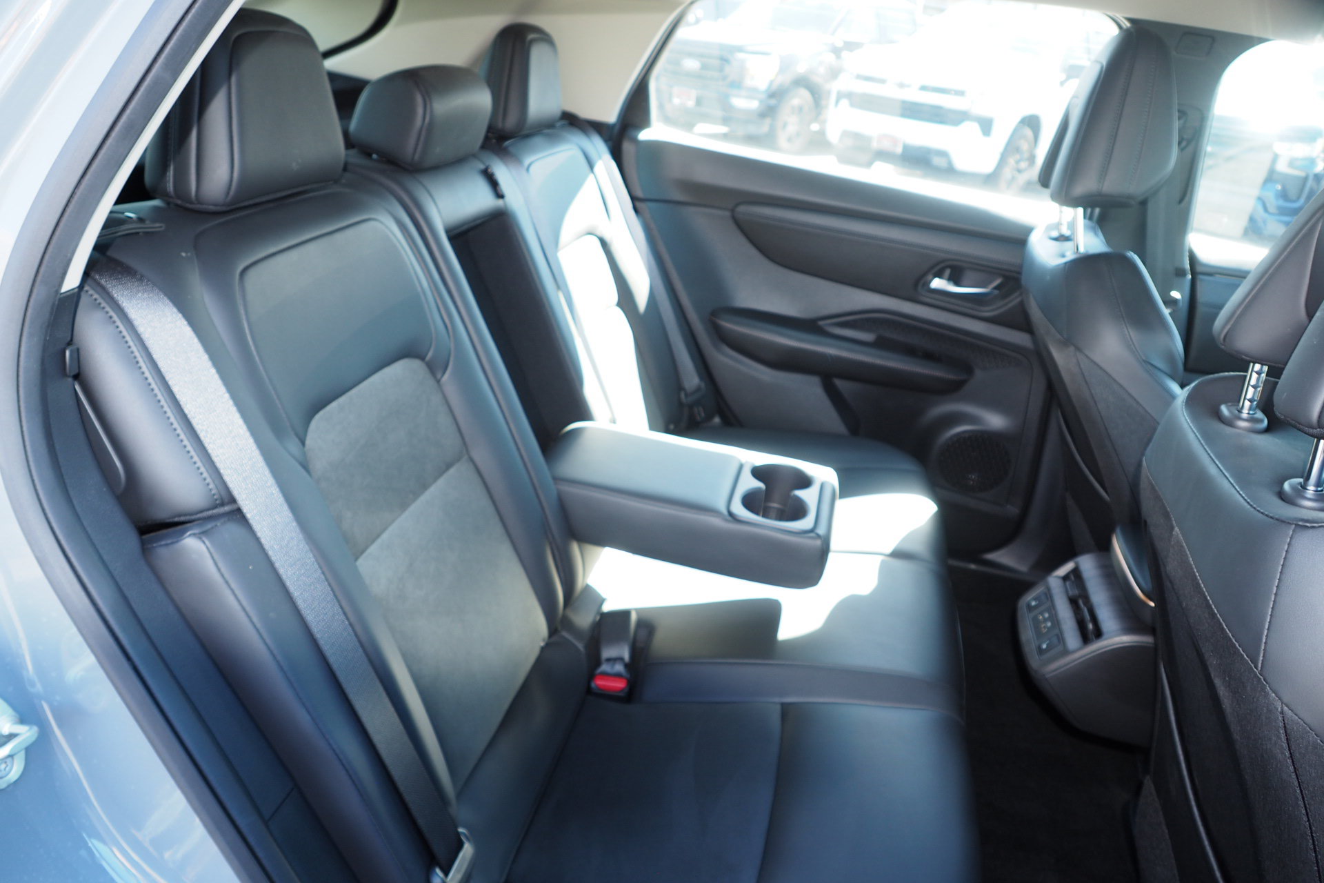 Used 2024 Nissan Ariya FWD image 17