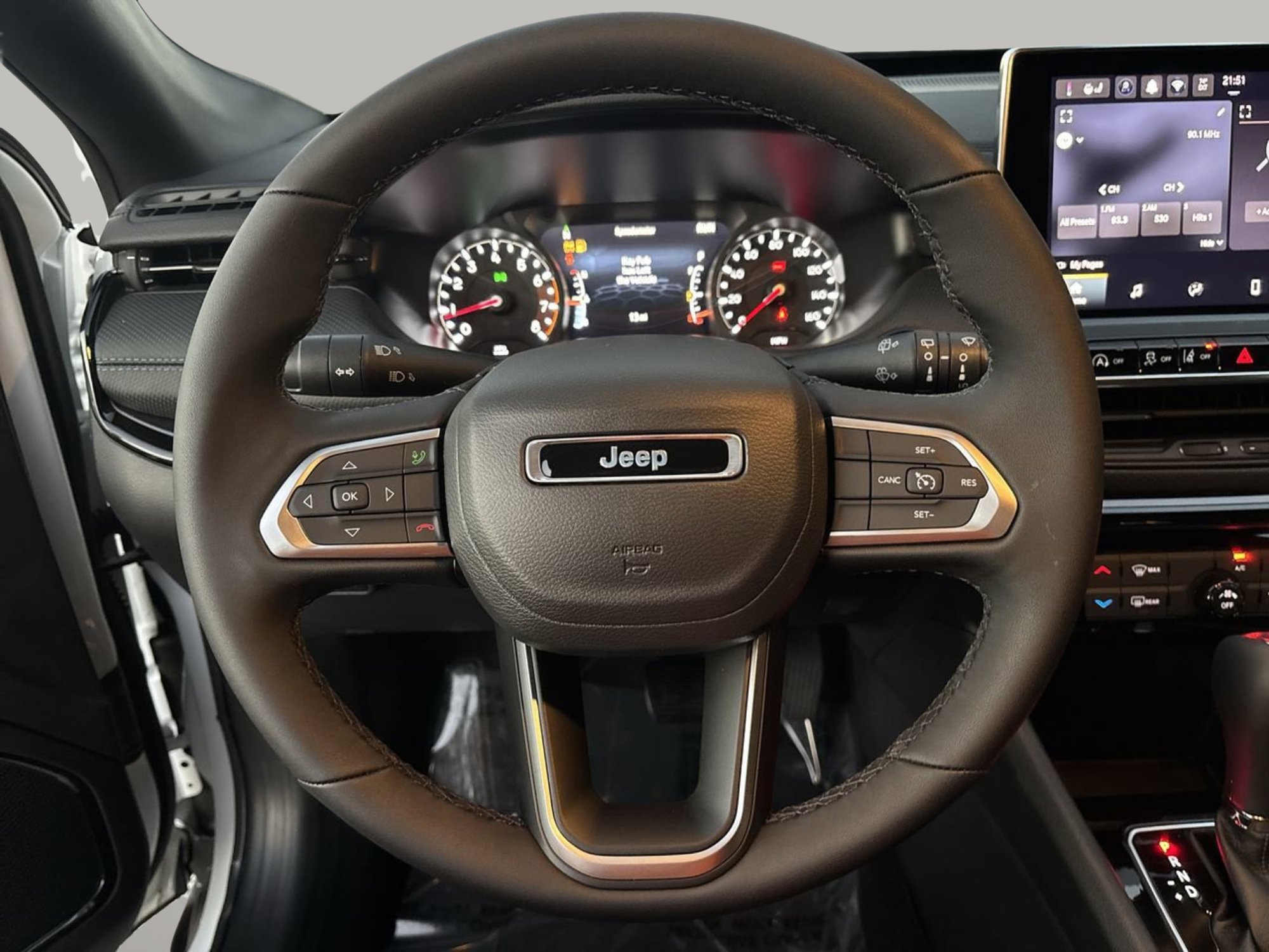 New 2026 Jeep Compass Latitude image 19