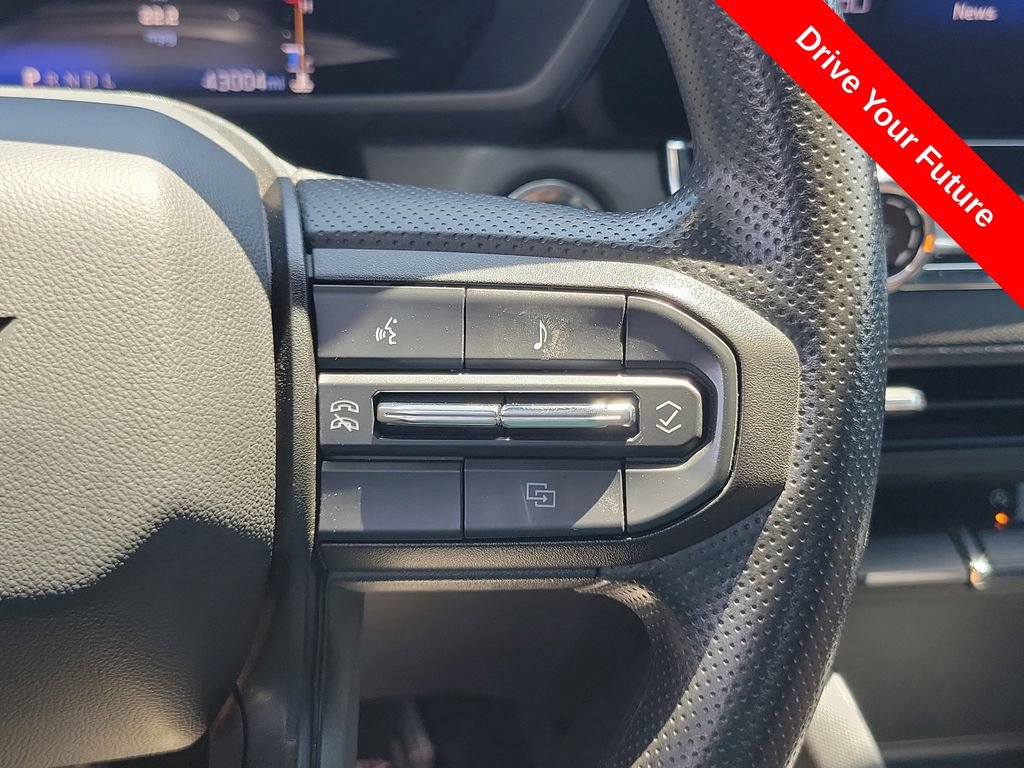Used 2023 Chevrolet Colorado W/T RWD image 8