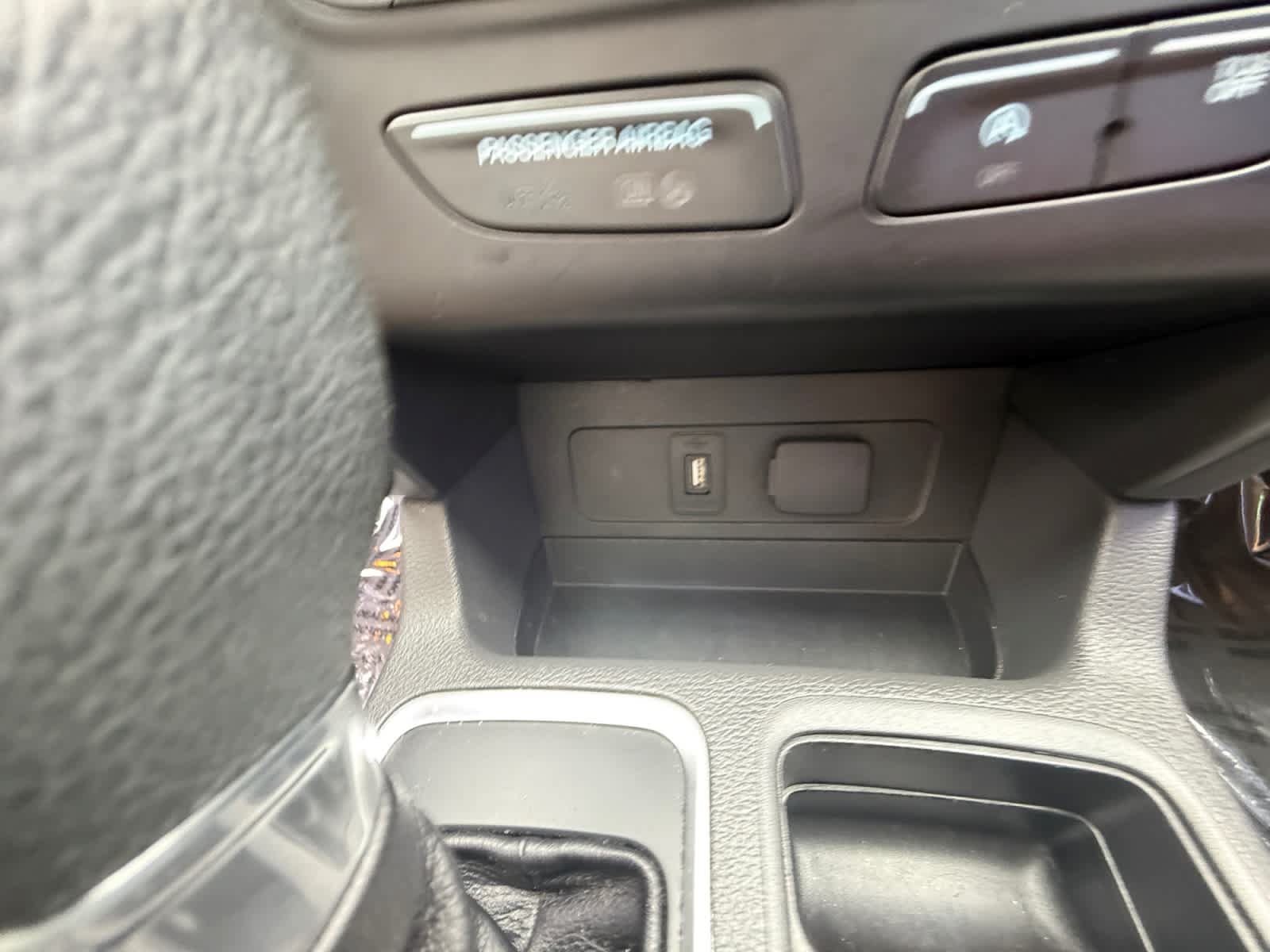 Used 2017 Ford Escape SE FWD image 19