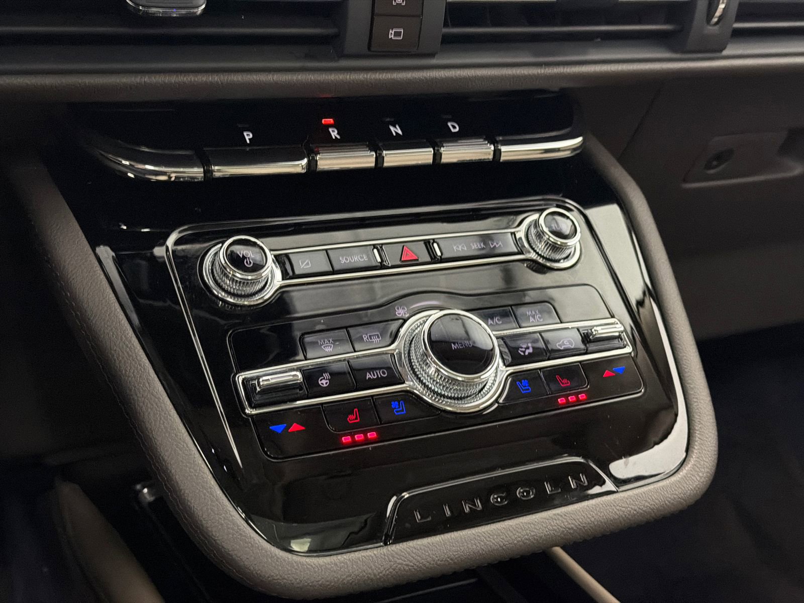 Used 2022 Lincoln Corsair AWD w/ Premium Package image 28