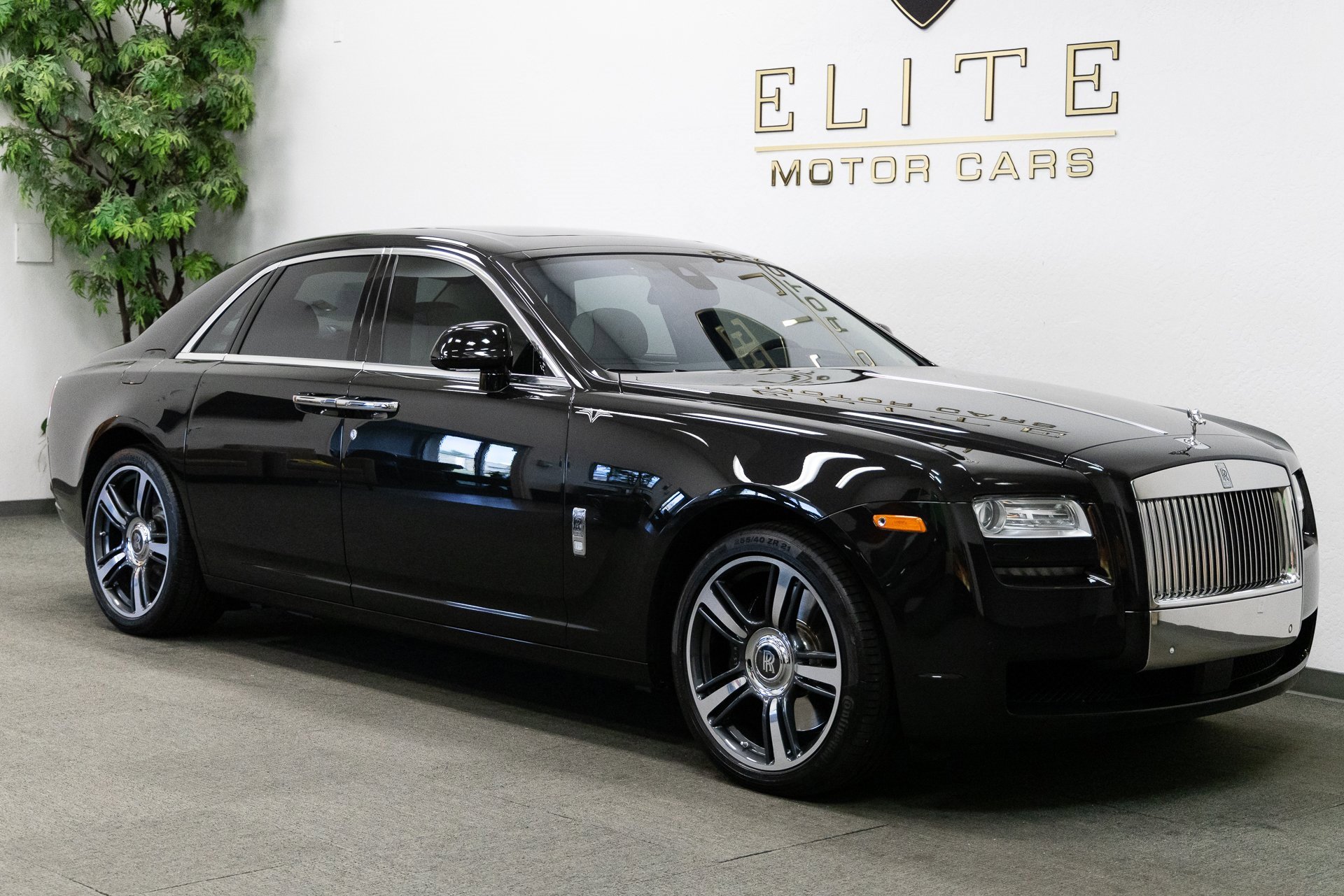 Used 2014 Rolls-Royce Ghost image 9