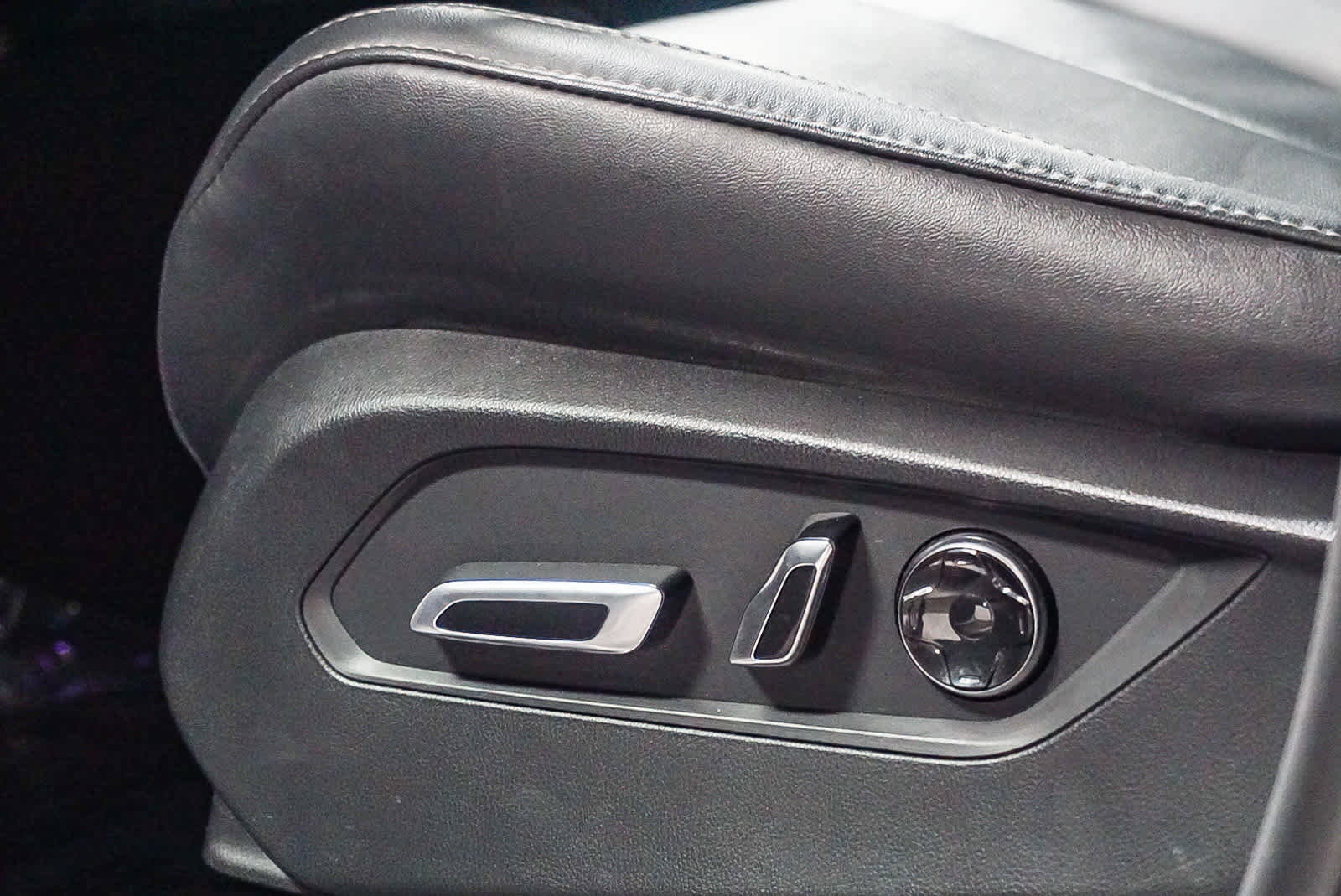 Used 2023 Acura MDX SH-AWD w/ Technology Package image 25