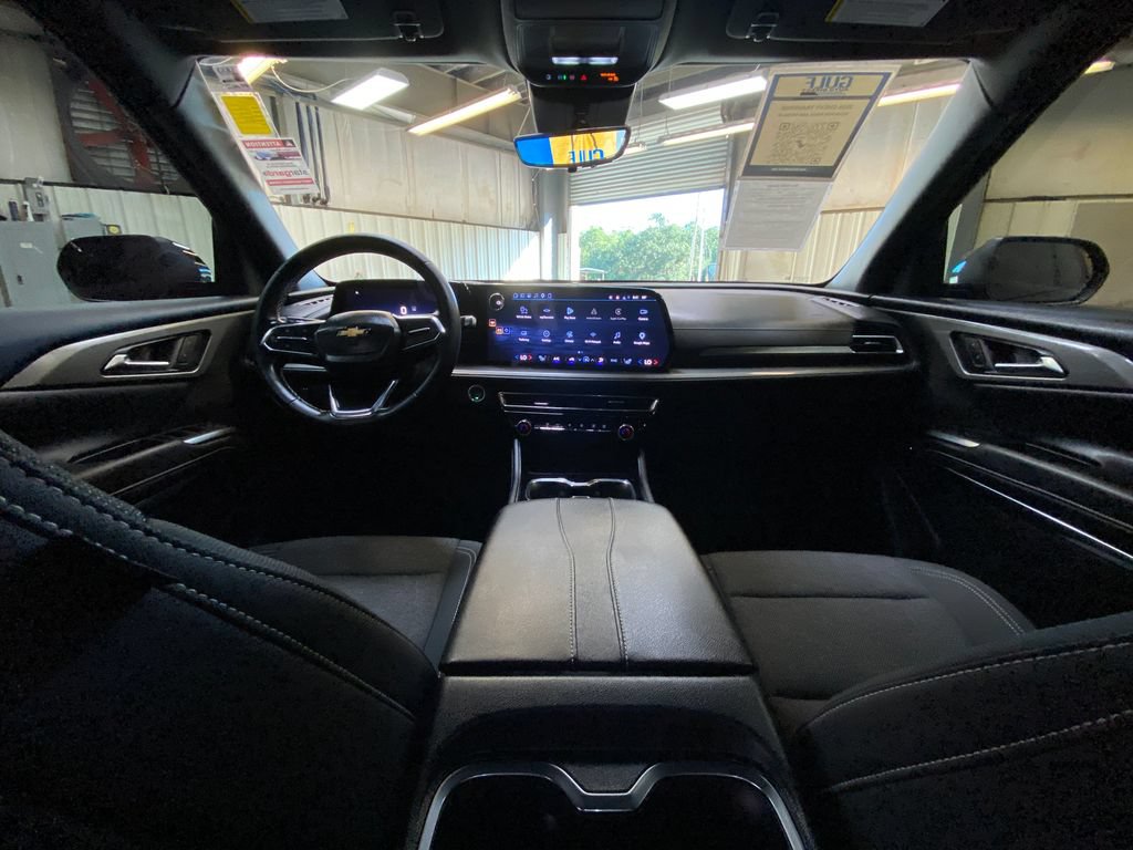 Used 2026 Chevrolet Traverse LT w/ Driver Confidence Package FWD image 19