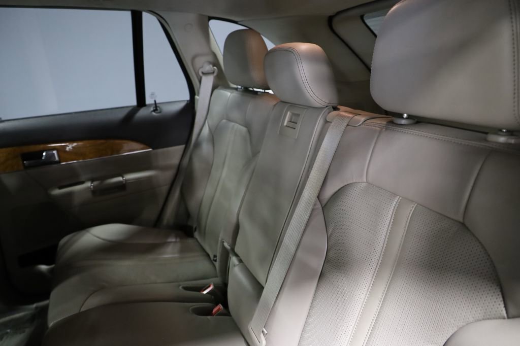 Used 2011 Lincoln MKX 2WD w/ Wood Pkg image 15