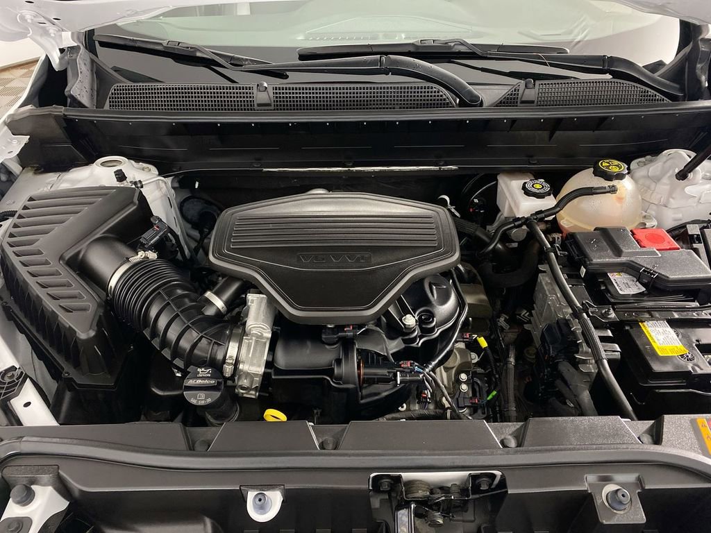 Used 2023 GMC Acadia SLT w/ LPO, Floor Liner Package image 26