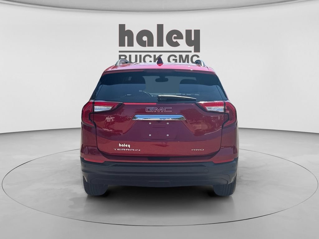 Used 2023 GMC Terrain SLE w/ Driver Convenience Package AWD/4WD image 4
