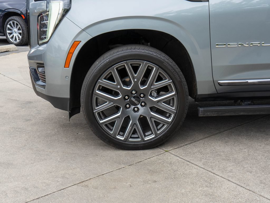 Used 2026 GMC Yukon Denali Ultimate w/ LPO, Floor Liner Package AWD/4WD image 33
