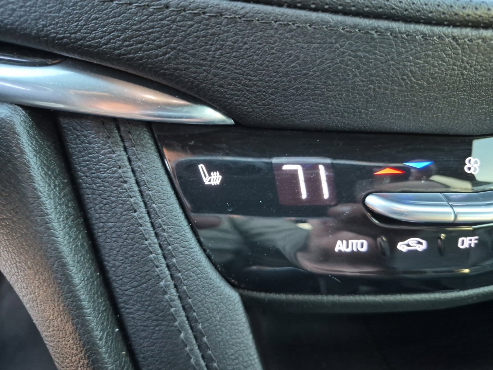 Used 2021 Cadillac XT5 Premium Luxury image 25