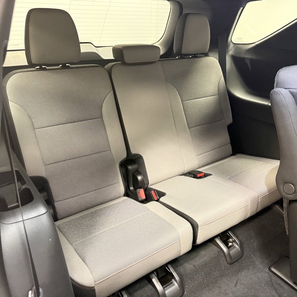 New 2026 Chevrolet Traverse LT w/ Sun and Wheel Package FWD image 19