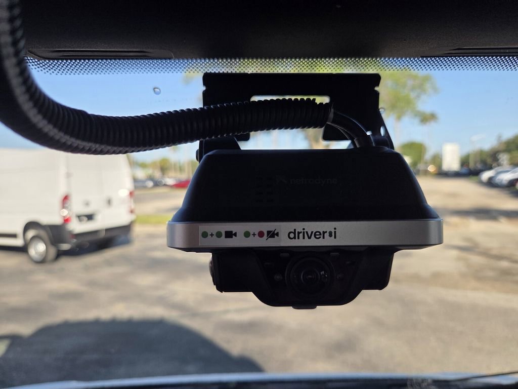 Used 2025 RAM ProMaster 2500 w/ Convenience Group FWD image 16