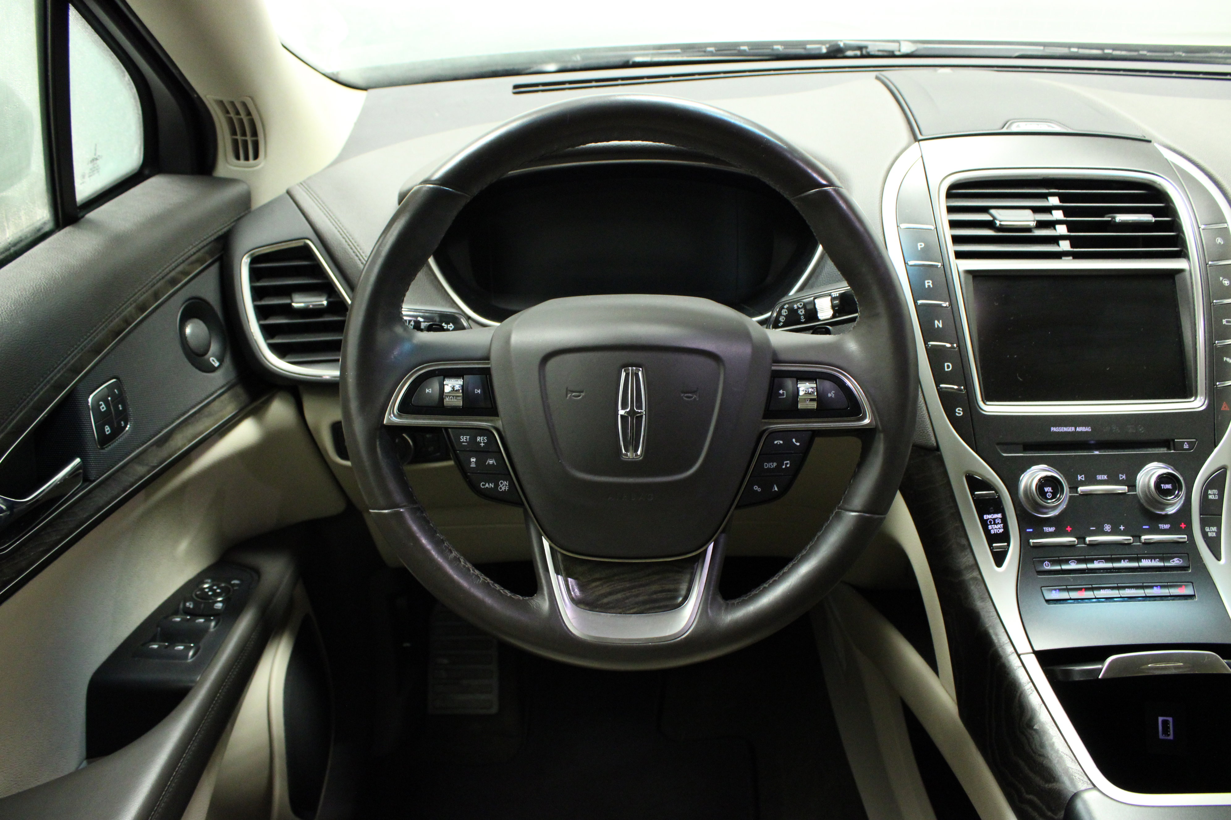 Used 2019 Lincoln Nautilus Reserve image 22