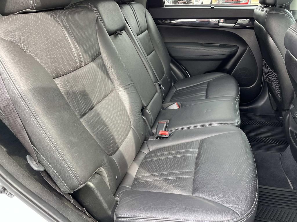 Used 2015 Kia Sorento LX image 21