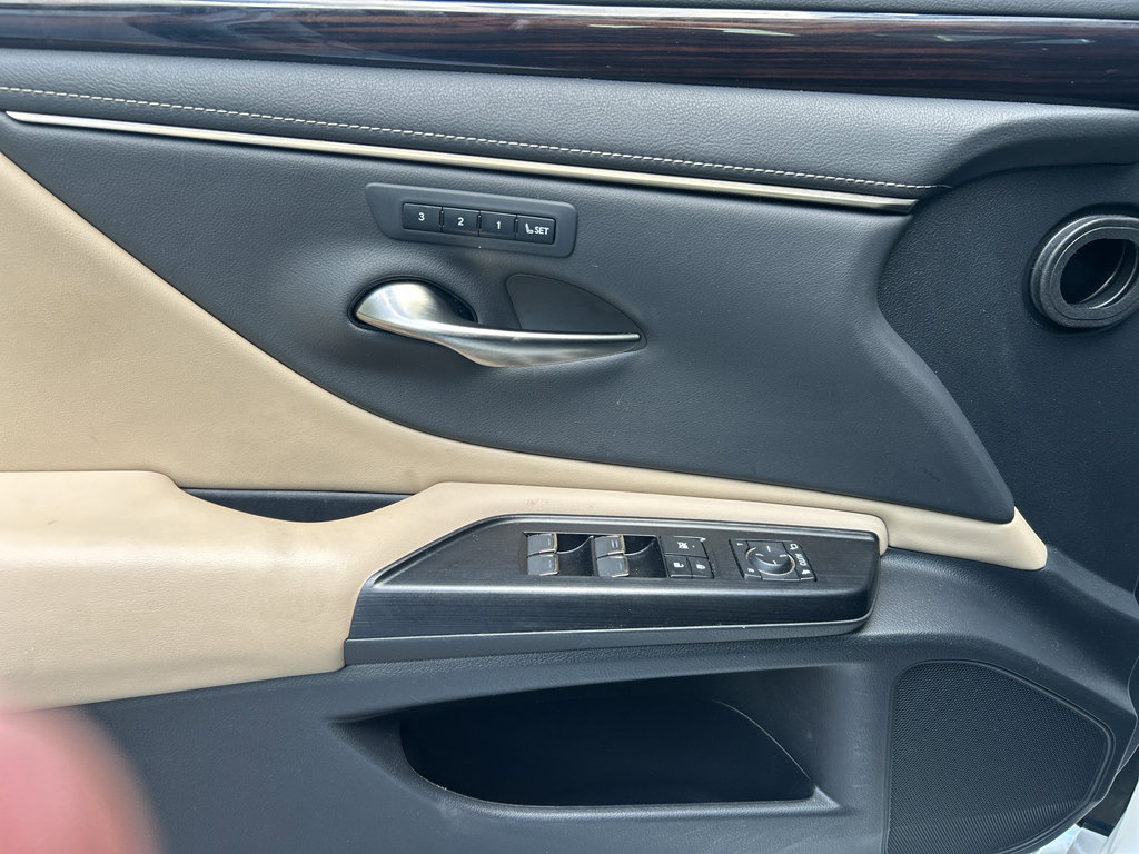 Used 2021 Lexus ES 250 w/ Premium Package AWD/4WD image 19