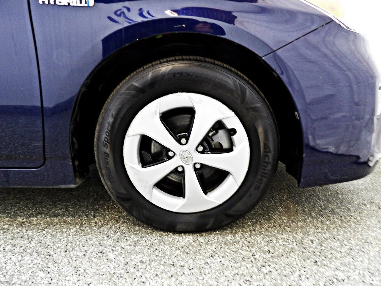 Used 2015 Toyota Prius Two image 18