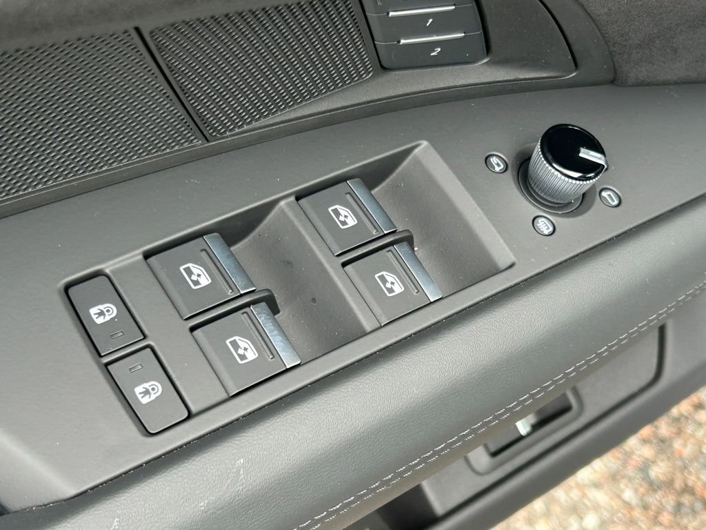 New 2026 Audi RS e-tron GT Base image 87