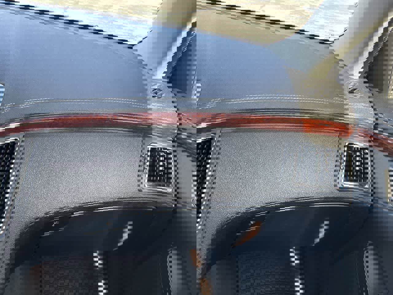 Used 2011 Cadillac CTS Luxury image 16