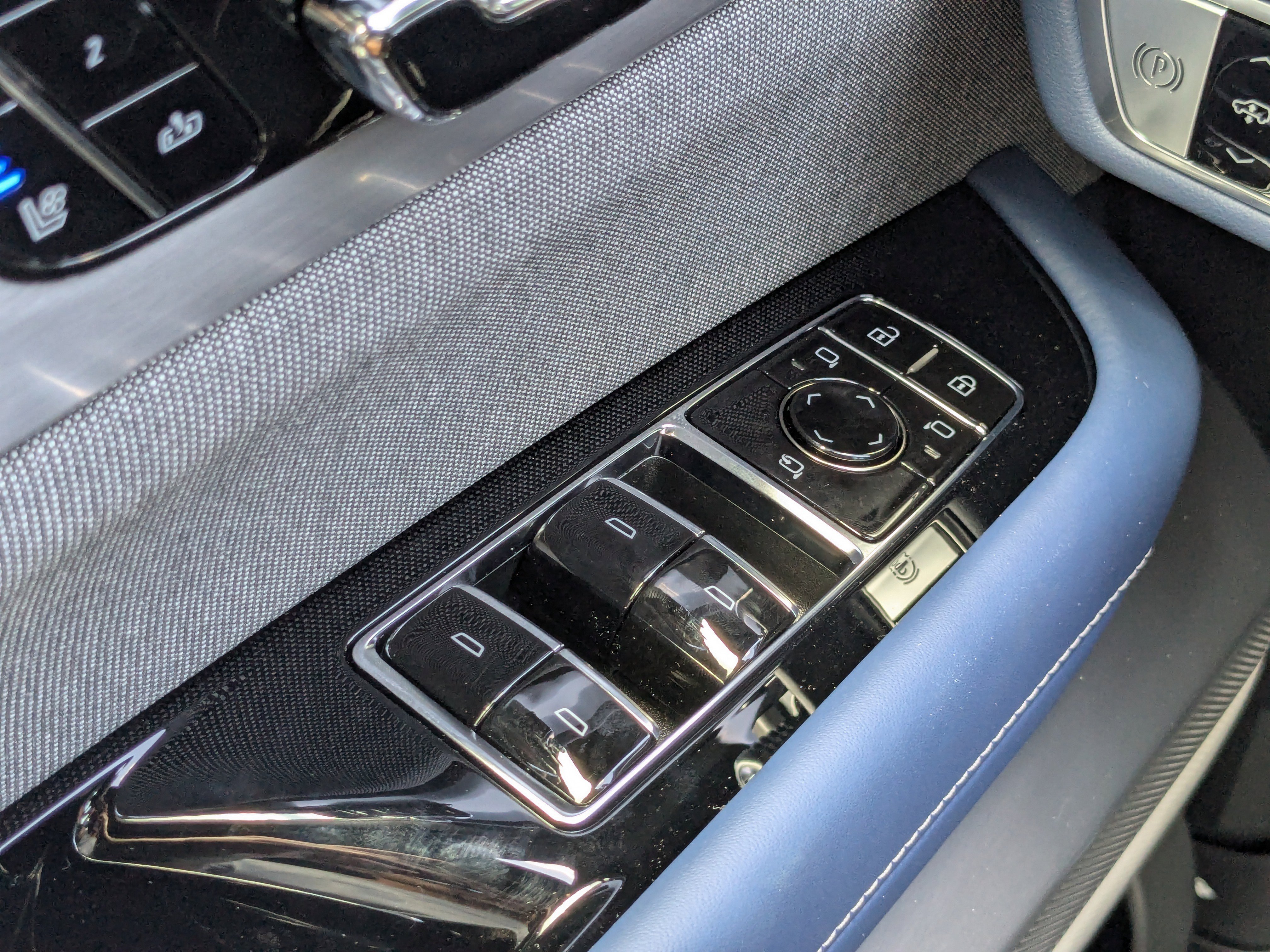 New 2026 Cadillac Vistiq Premium Luxury w/ LPO, Floor Liner Package image 16