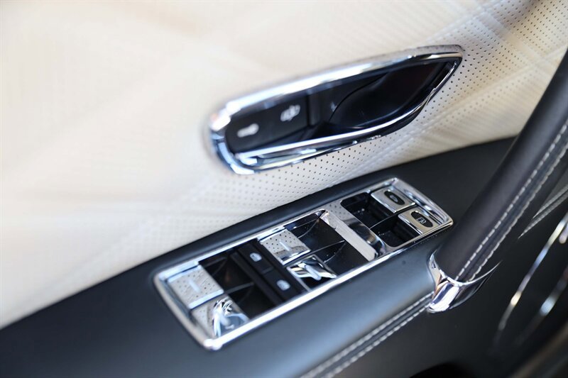 Used 2014 Bentley Flying Spur W12 AWD/4WD image 34
