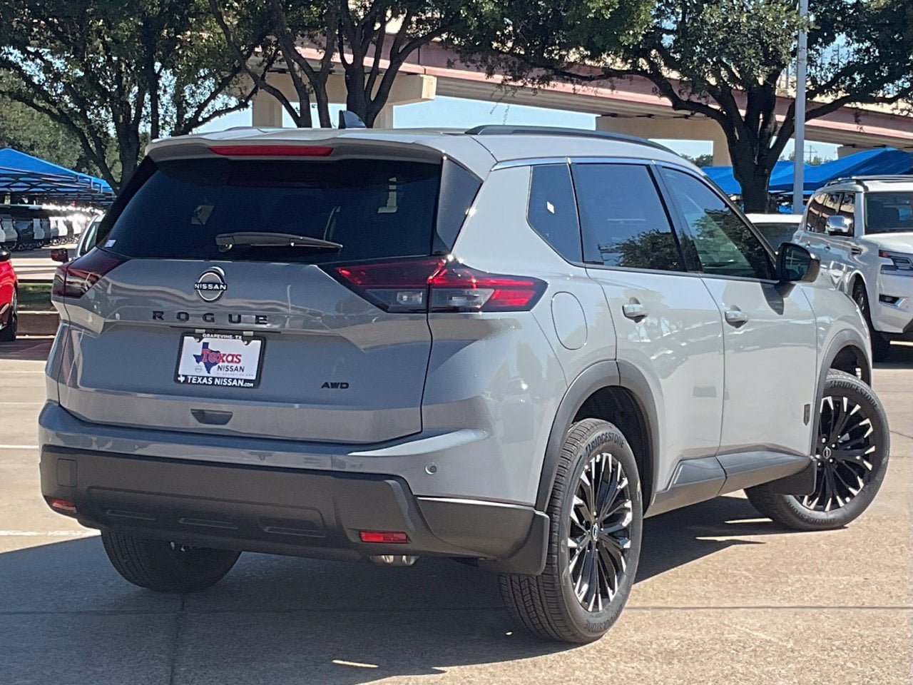 New 2027 Nissan Rogue Dark Armor AWD/4WD image 4