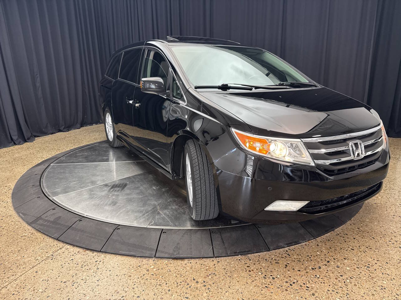 Used 2013 Honda Odyssey Touring Elite image 8