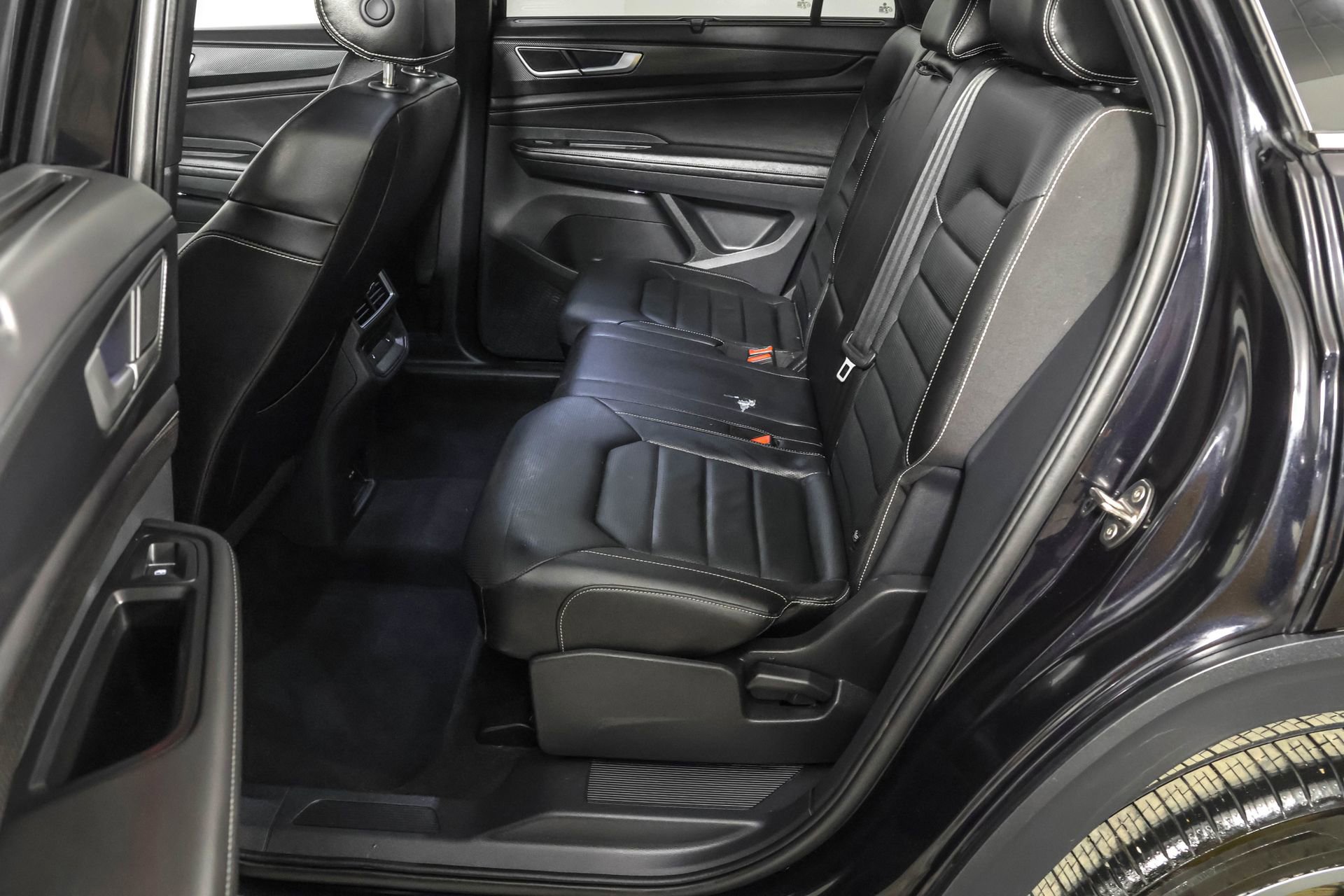 Used 2024 Volkswagen Atlas Cross Sport SEL R-Line image 35