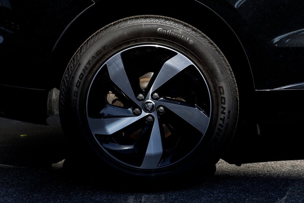 Used 2025 Jaguar F-PACE R-Dynamic S image 19