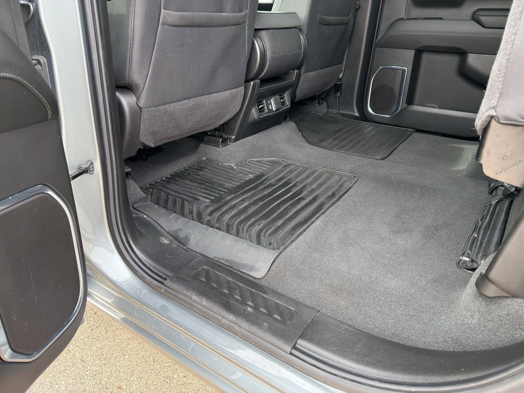 Used 2025 Chevrolet Silverado 1500 LT image 44