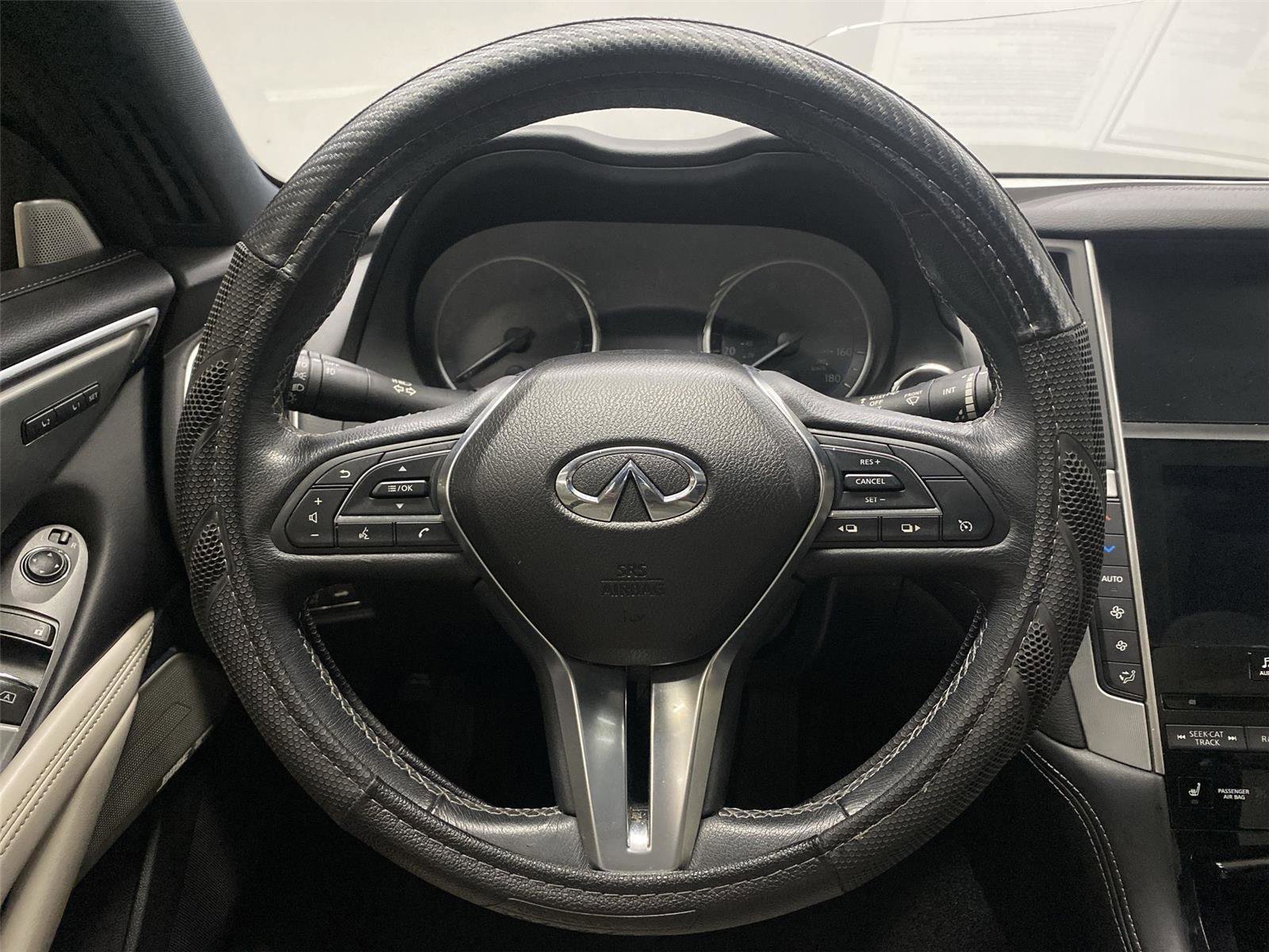 Used 2017 INFINITI Q60 2.0t w/ Premium Plus Package 2.0T AWD/4WD image 15