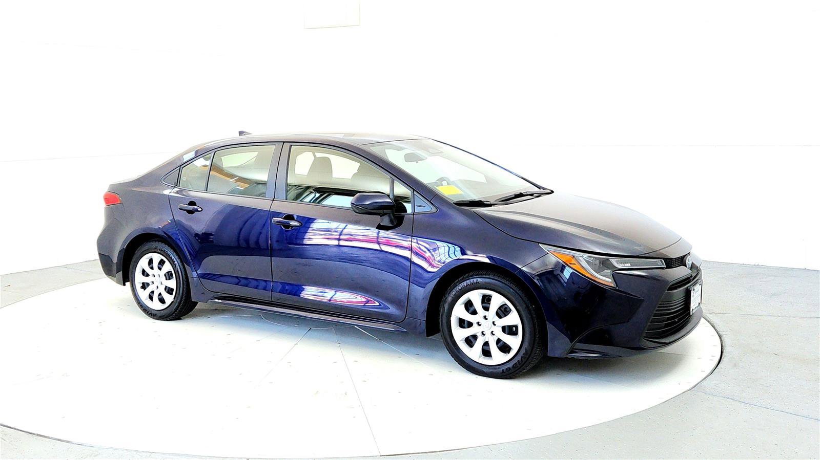 Used 2023 Toyota Corolla LE FWD image 7