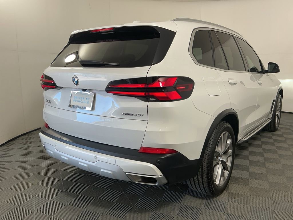 Certified 2025 BMW X5 sDrive40i w/ Climate Comfort Package RWD image 5