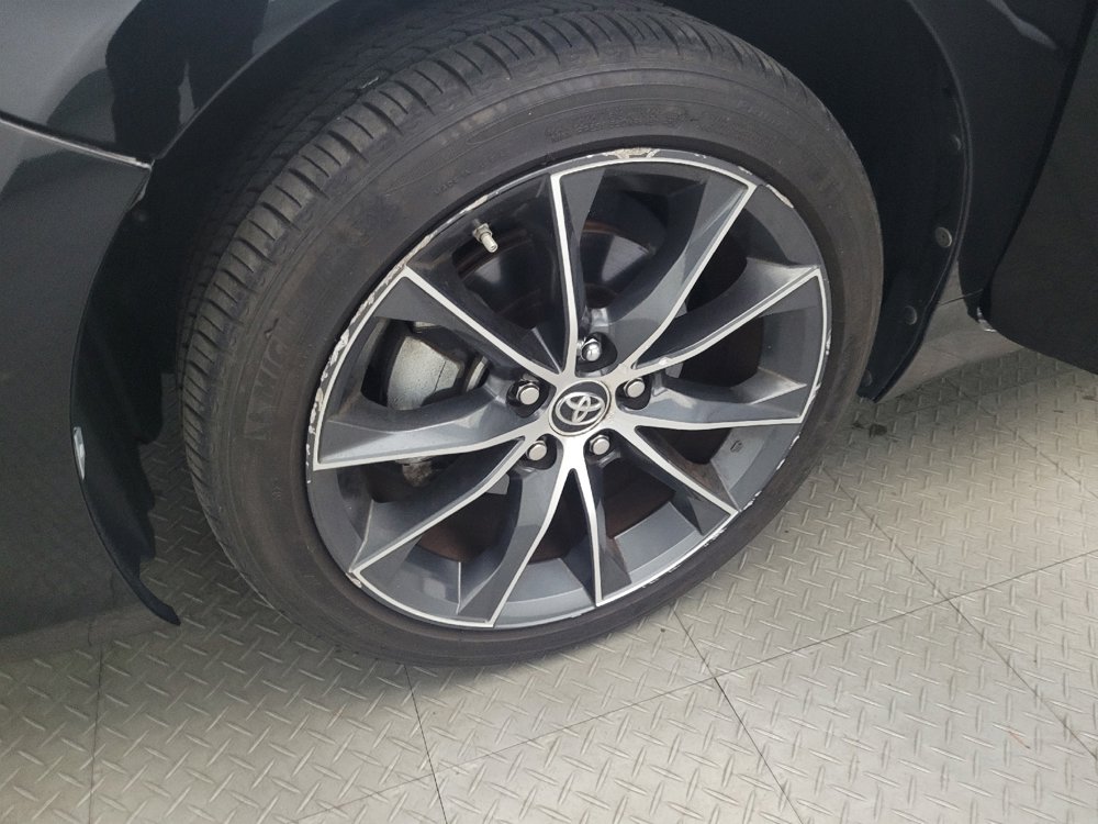 Used 2015 Toyota Camry XSE w/ Advanced Technology Package image 31