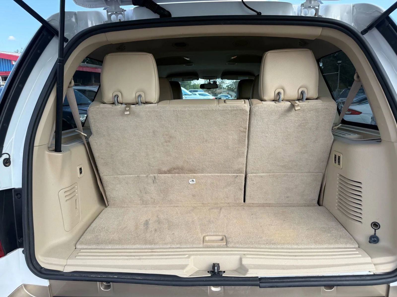 Used 2014 Ford Expedition XLT w/ Equipment Group 202A AWD/4WD image 13