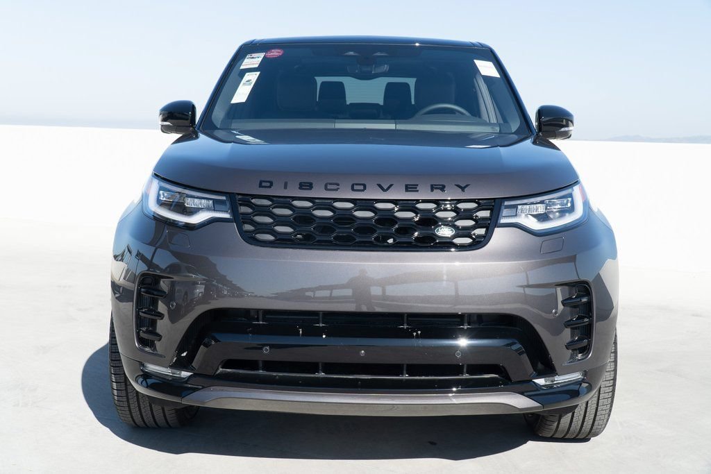 Used 2025 Land Rover Discovery Dynamic SE AWD/4WD image 8
