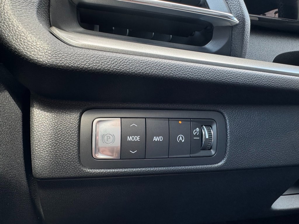 New 2025 Chevrolet Traverse LT image 14