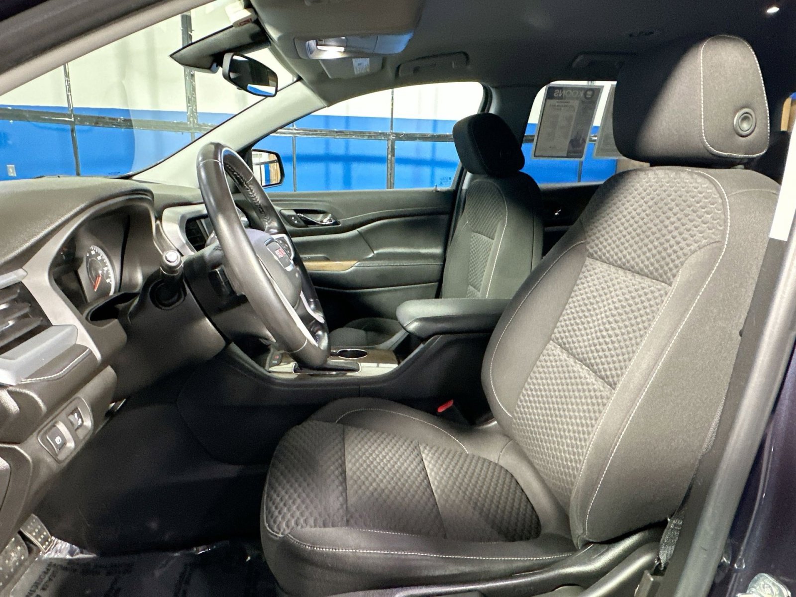 Used 2019 GMC Acadia SLE image 13